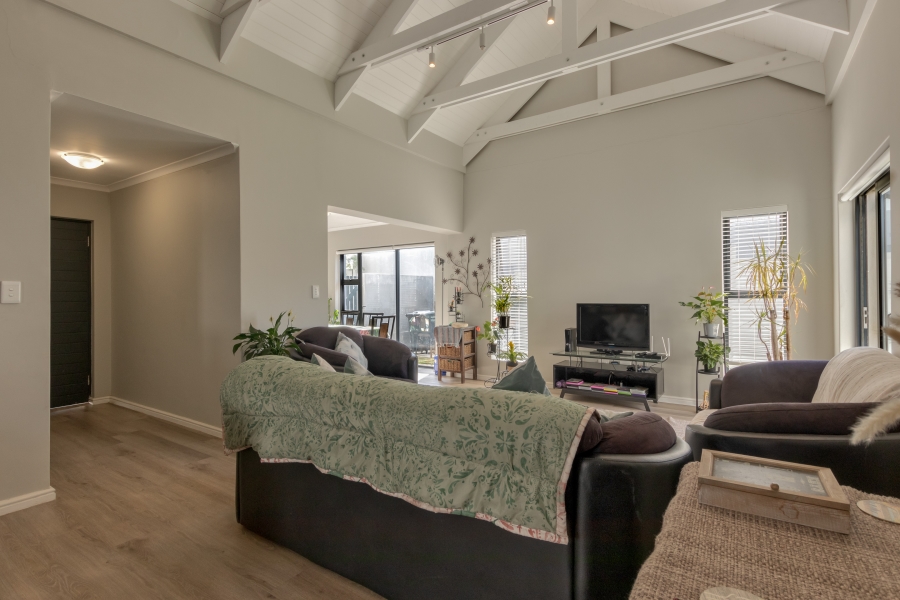 3 Bedroom Property for Sale in Aan de Wijnlanden Western Cape